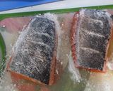 Foto langkah ke 1 dari resep Pan Fried Salmon.