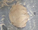 Foto del paso 3 de la receta: Pizza de calabacín y champiñones (con masa rápida de avena)