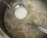 Gambar langkah 5 resipi Sup kentang dan telur.