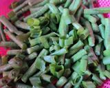 Foto langkah ke 1 dari resep Tumis Kacang Pedas.