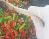 Foto del paso 3 de la receta: Arroz caldoso con almejas y espárragos🌶