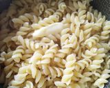 Foto del paso 1 de la receta: Ensalada fría con tornillos y atún