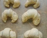Foto del paso 7 de la receta: Medialunas con aceite