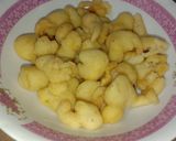 A picture of step 2 of Meethay dahi baray.