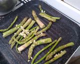 Foto del paso 2 de la receta: Espárragos a la plancha