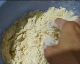 Foto langkah ke 2 dari resep Pastel Kering Kopong Tanpa Telur.