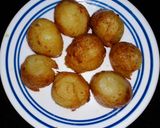 A picture of step 2 of Dum Aloo.