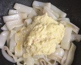 Foto del paso 2 de la receta: Pota o calamares en salsa