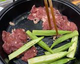 Hình bước làm 3 của món Bò Né Đậu Bắp