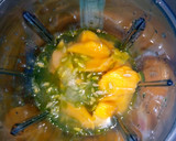 A picture of step 4 of Mango-Banana juice with Thorn Melon trace.