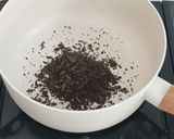 Foto langkah ke 1 dari resep Roasted Milk Tea.