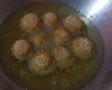 Foto langkah ke 4 dari resep Bola ubi isi coklat.