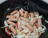 Foto langkah ke 2 dari resep Sosis Saus Kecap Lada Hitam.
