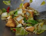 Foto langkah ke 4 dari resep Oseng Tahu Dan Sawi.