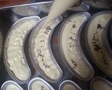 Foto langkah ke 2 dari resep Banana steam cake.