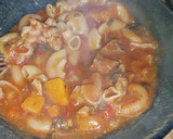 Foto del paso 5 de la receta: Guiso de fideos codito con carne calabaza y chorizo