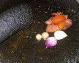 Foto langkah ke 2 dari resep Week 52. MPASI 8+ ayam tauge bumbu tomat.