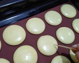 Foto langkah ke 7 dari resep Macaron Metode Italian Meringue.