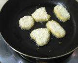 Foto langkah ke 3 dari resep Entah Namany apa yg jelas ini pisang isi keju dengan saus coklat.