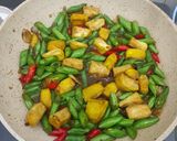 Foto langkah ke 5 dari resep Tumis buncis tahu.