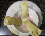A picture of step 2 of Crunchy Papad Roll.