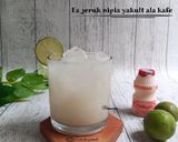 Foto langkah ke 3 dari resep Es Jeruk Nipis Yakult ala Kafe.