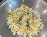 Foto langkah ke 3 dari resep Nasi goreng sederhana.