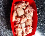 Foto del paso 1 de la receta: Pollo en pepitoria