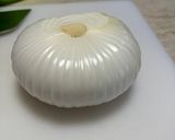 A picture of step 1 of Valdostana-Style Giarratana Onion Soup.