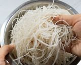 Foto langkah ke 1 dari resep Bihun Goreng Medan.