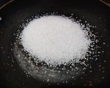 A picture of step 2 of Sooji ka halwa.