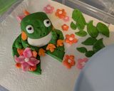 A picture of step 6 of Frog cake 🐸.