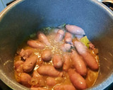 Foto del paso 3 de la receta: Salchichas en salsa encebollada