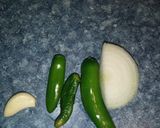 Foto del paso 2 de la receta: Taquitos de pollo ahogados en caldillo