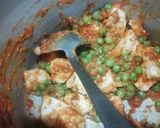 A picture of step 3 of Jain Matar Paneer.