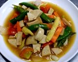 รูปขั้นตอนการทำที่ 4 ของ ผัดผักรวมมิตรใส่ไก่ยอ