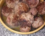 Foto del paso 1 de la receta: Arroz con salsa y albóndigas 🔥🤘