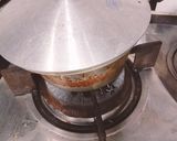 A picture of step 3 of Irani dum chai.