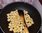 Foto langkah ke 2 dari resep Orek orek tempe kecap basah sederhana.