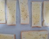 Foto langkah ke 4 dari resep Garlic Bread.