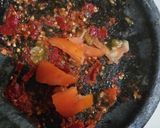 Foto langkah ke 2 dari resep Sambal Terasi Tomat.