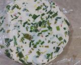 A picture of step 3 of Rice flour roti with green garlic.