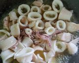 Gambar langkah 1 resipi Sotong Kam Heong.