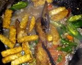 Foto langkah ke 4 dari resep Asem Pedas Ikan Cue Tongkol Tempe Cabe Ijo.