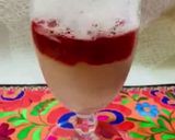 A picture of step 5 of Strawberry infused lemonade.