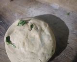 A picture of step 3 of Meethi Lachhaparatha.