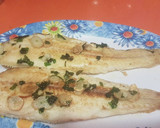 Foto del paso 3 de la receta: Lenguados con ajos y perejil