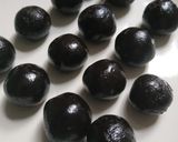 Foto langkah ke 3 dari resep Bola- bola cokelat 3 bahan.