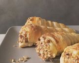 Foto del passaggio 1 della ricetta Cannoncini di pasta sfoglia e crema pasticcera