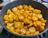 Une image de l'étape 5 de Pommes de terre rattes rôties sauce barbecue et persil.